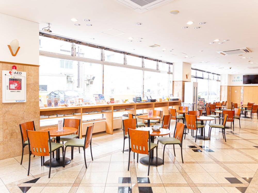 Toyoko Inn Hokkaido Asahikawa Ekimae Ichijo Dori Bagian luar foto