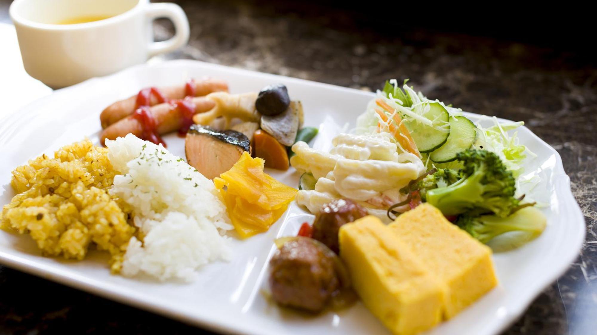 Toyoko Inn Hokkaido Asahikawa Ekimae Ichijo Dori Bagian luar foto