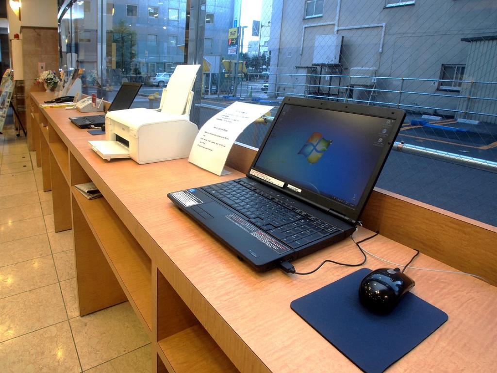 Toyoko Inn Hokkaido Asahikawa Ekimae Ichijo Dori Bagian luar foto